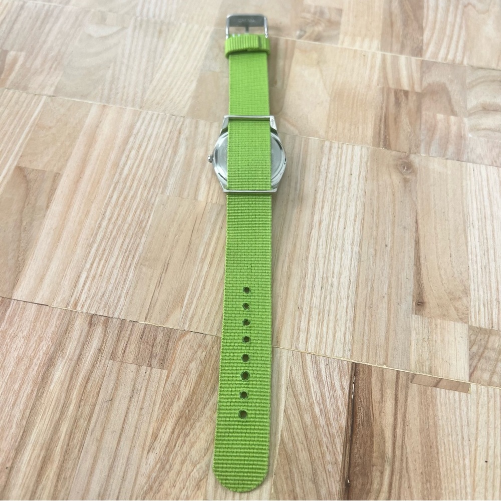Unbranded lime green fashion watch NEW BATTERY - Picture 4 of 7